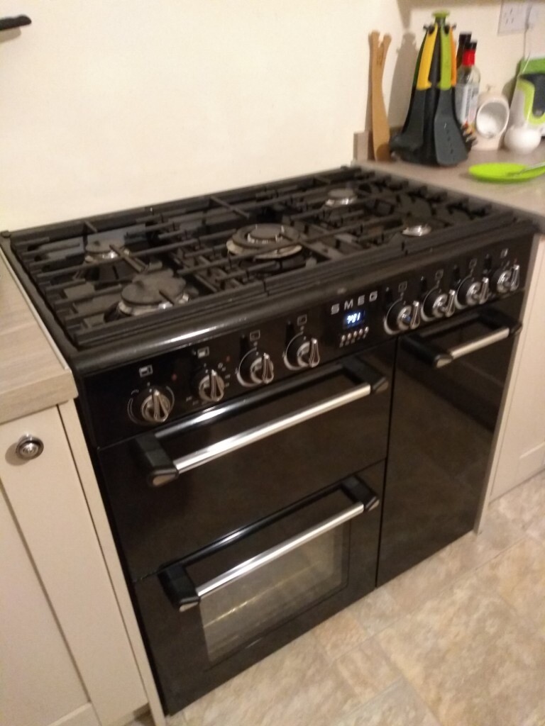 Duel fuel Smeg range cooker BM93BL 90cm black in Linlithgow, West