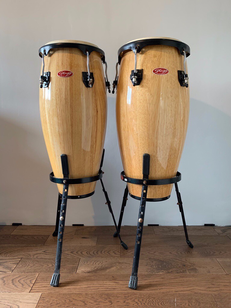 STAGG Pair of natural varnished conga drums with basket stands. in