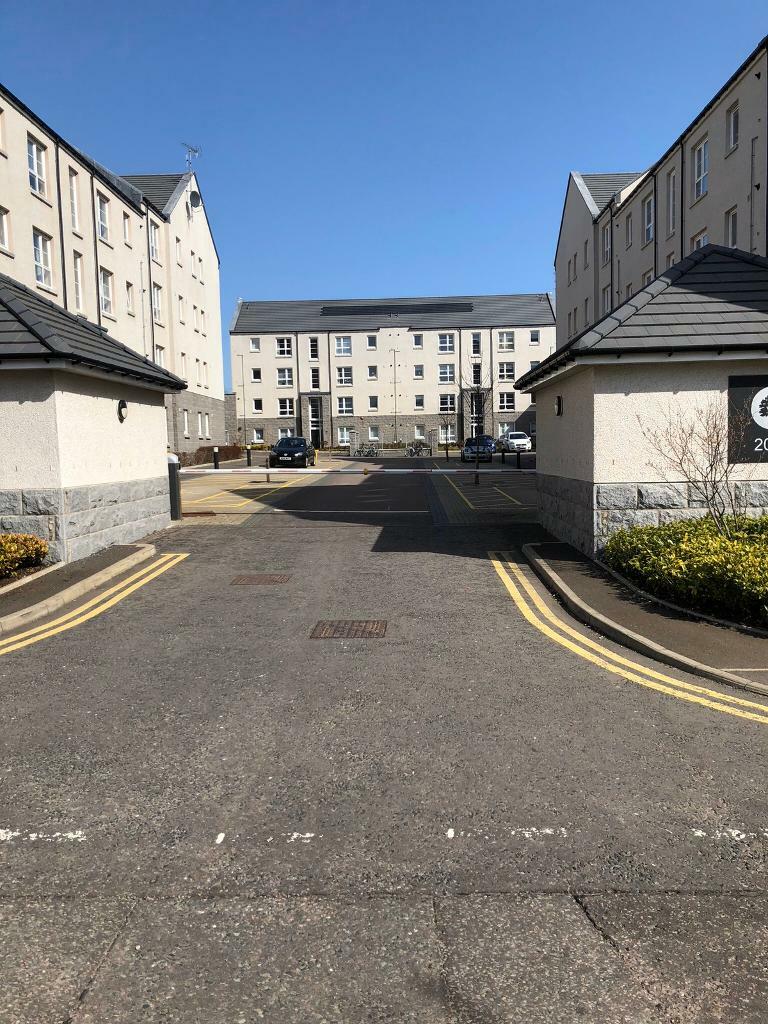 2 bed flat fully furnished with allocated parking. Aberdeen City centre