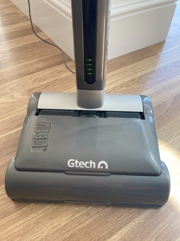 Gtech AirRam Mk1 AR02 Bagless Cordless Upright Vacuum Cleaner with