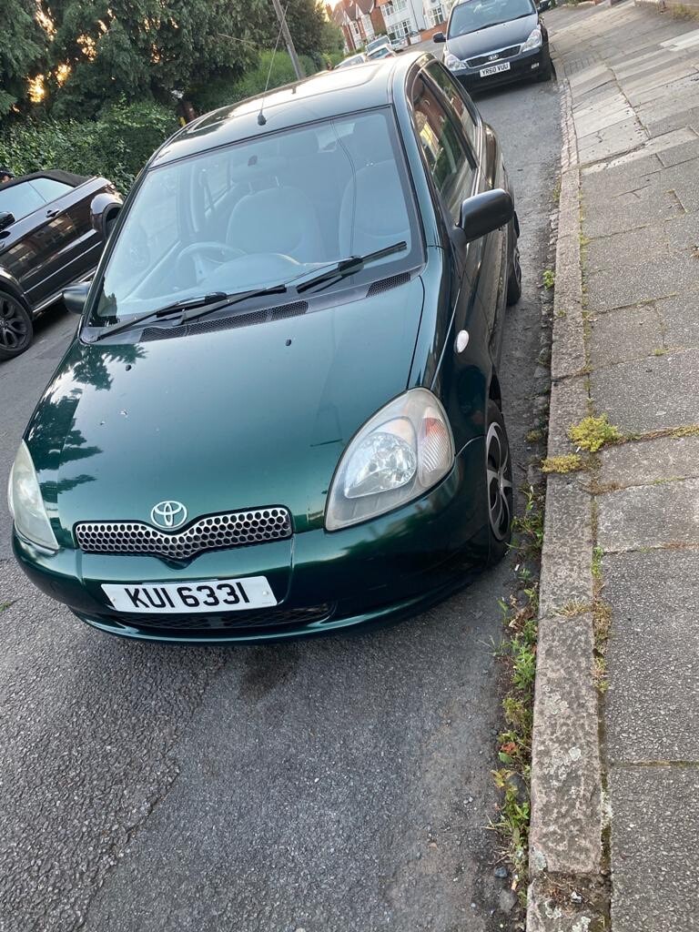 Toyota yaris 2000