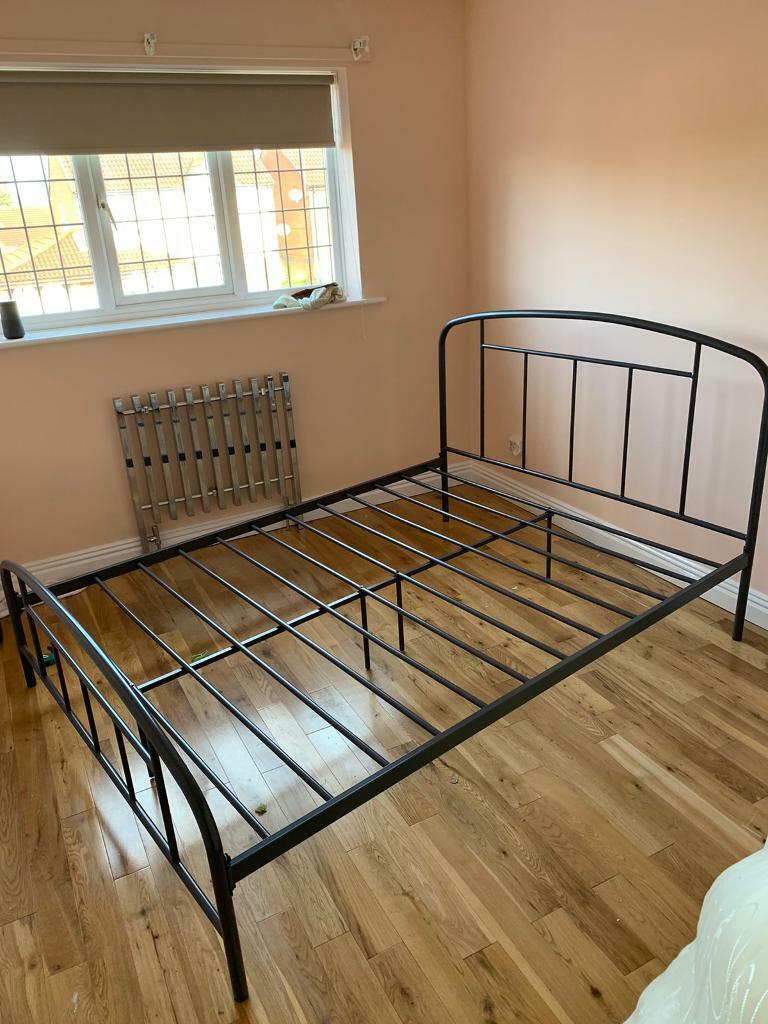 King size metal bed frame | in Newcastle, Tyne and Wear | Gumtree