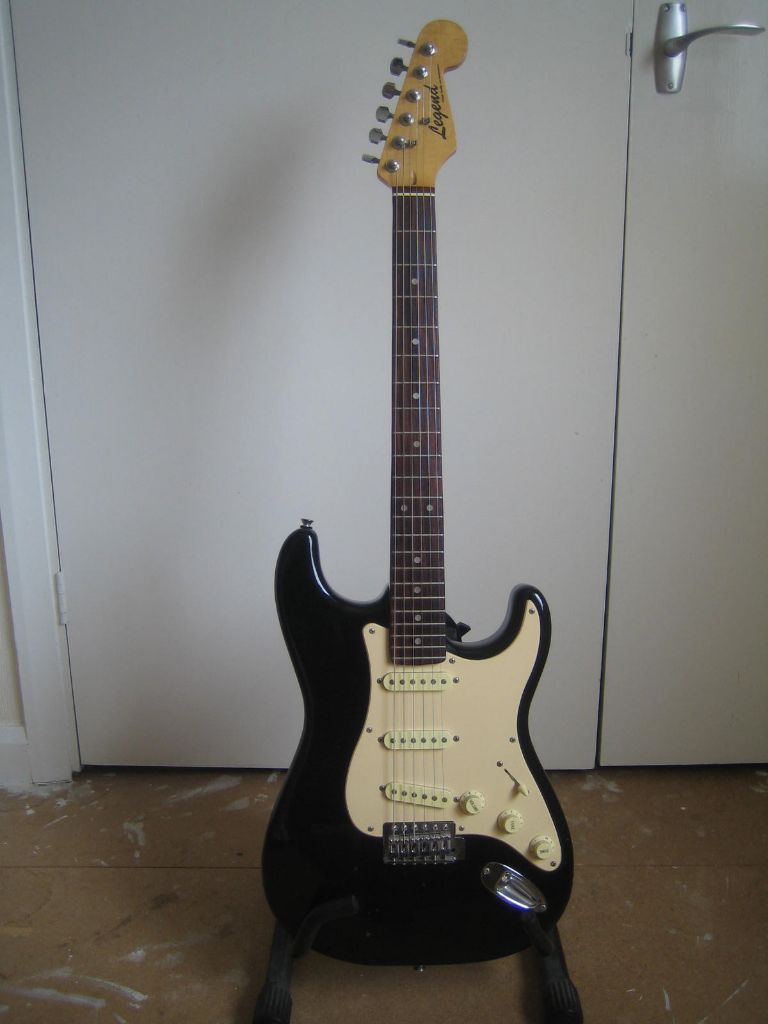 Legend Stratocaster Guitar
