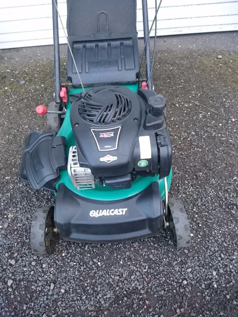 Qualcast Self Propelled Petrol Lawn Mower 46cm in Inverkeithing, Fife