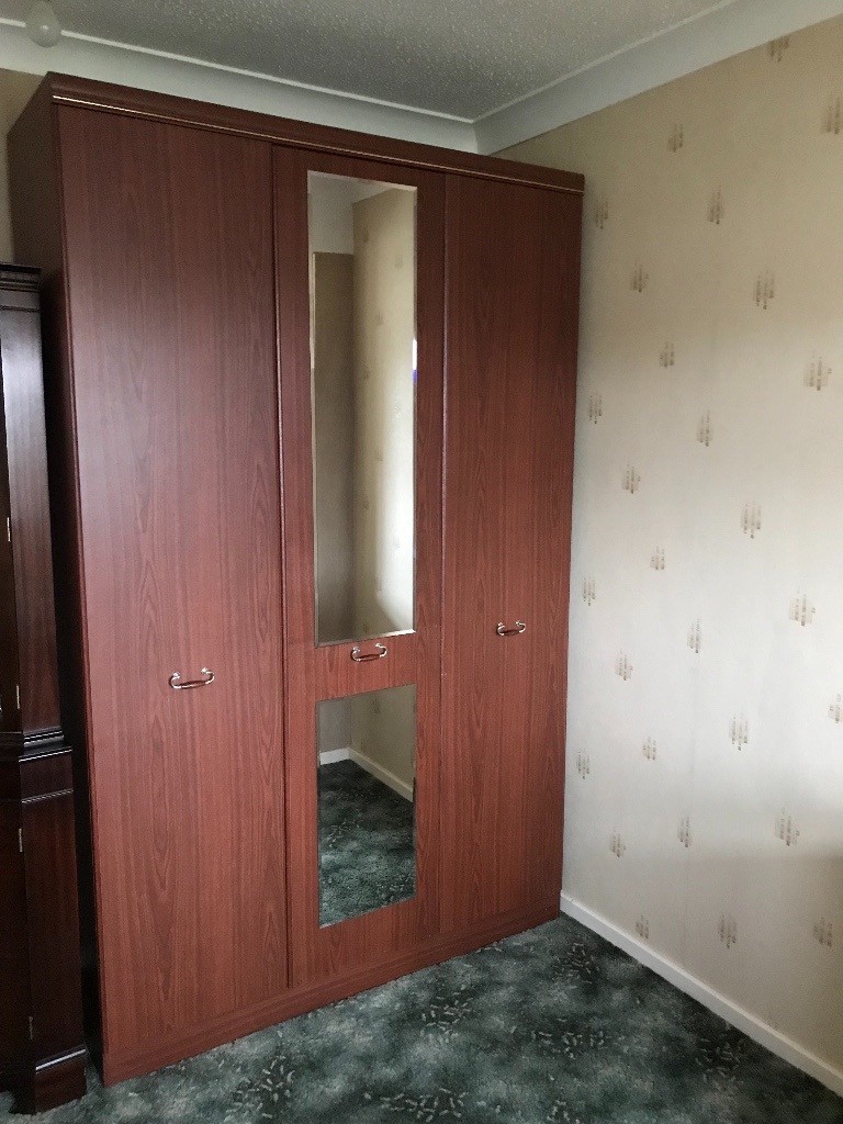 Dark wood bedroom set | in Great Yarmouth, Norfolk | Gumtree