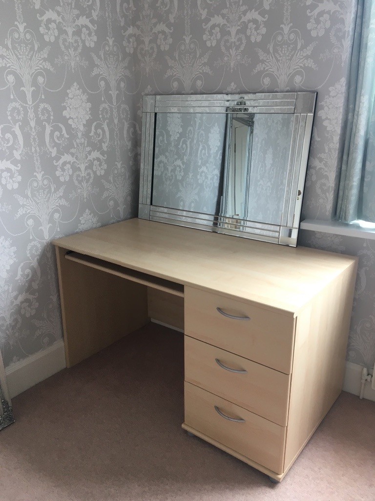 Barker And Stonehouse desk in Newcastle, Tyne and Wear Gumtree