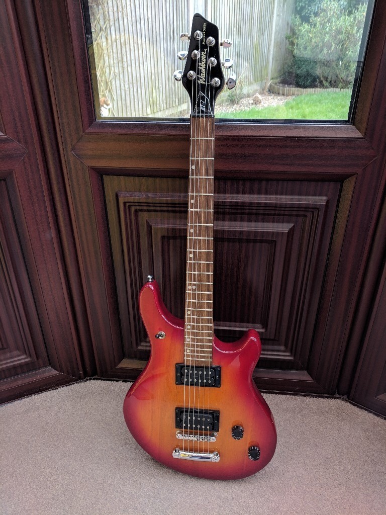 Washburn Maverick series bt2 electric guitar and bag in Beccles
