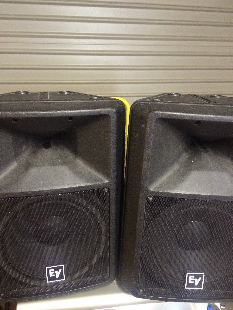EV SX 300 speakers with Dyncord powermate 600 mixer in