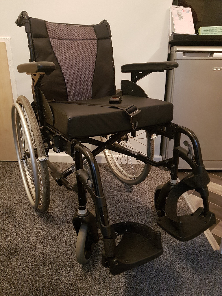 Invacare action 3 NG self propelled wheelchair, used but in very good