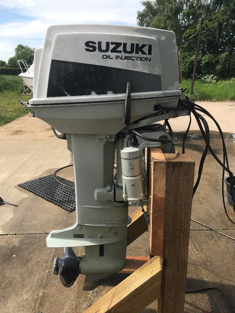 40HP SUZUKI OUTBOARD BOAT ENGINE POWER TILT & TRIM OIL INJECTED