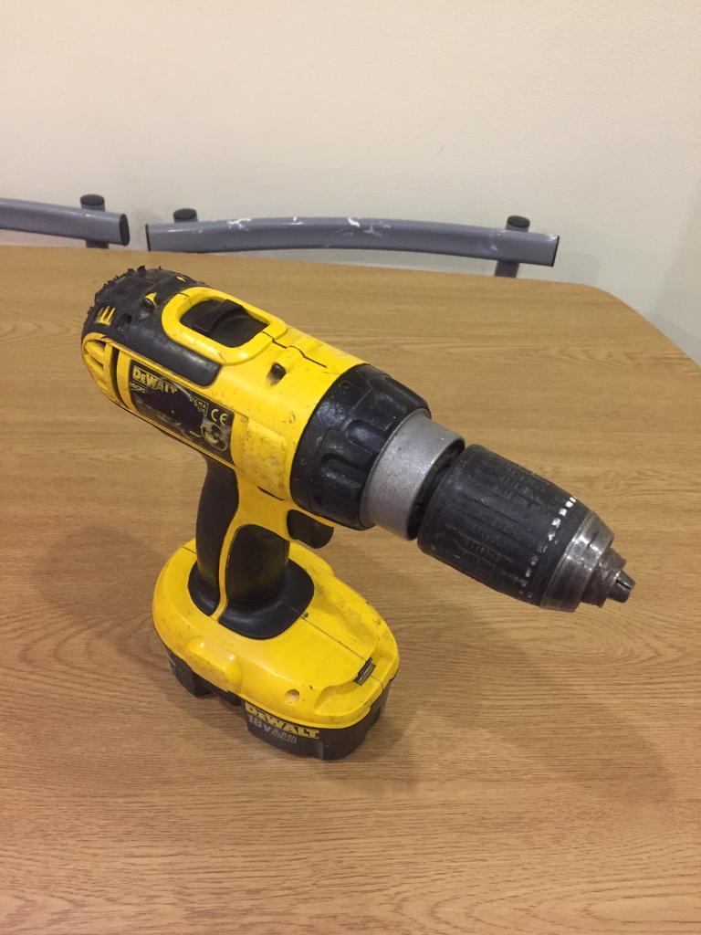 DeWALT® DC725 Cordless Hammer Drill / Driver + 18v Battery in Great