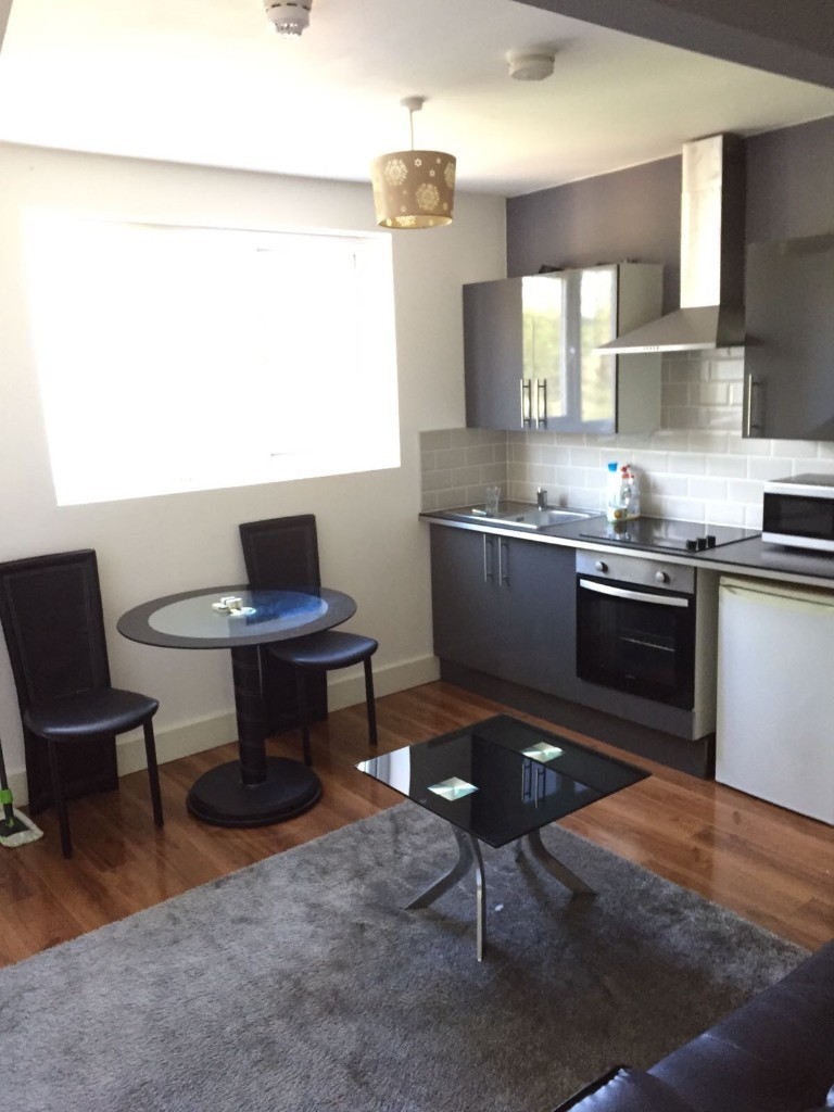 Stunning 1 bedroom flat Close to City Centre, **All bills included** 1