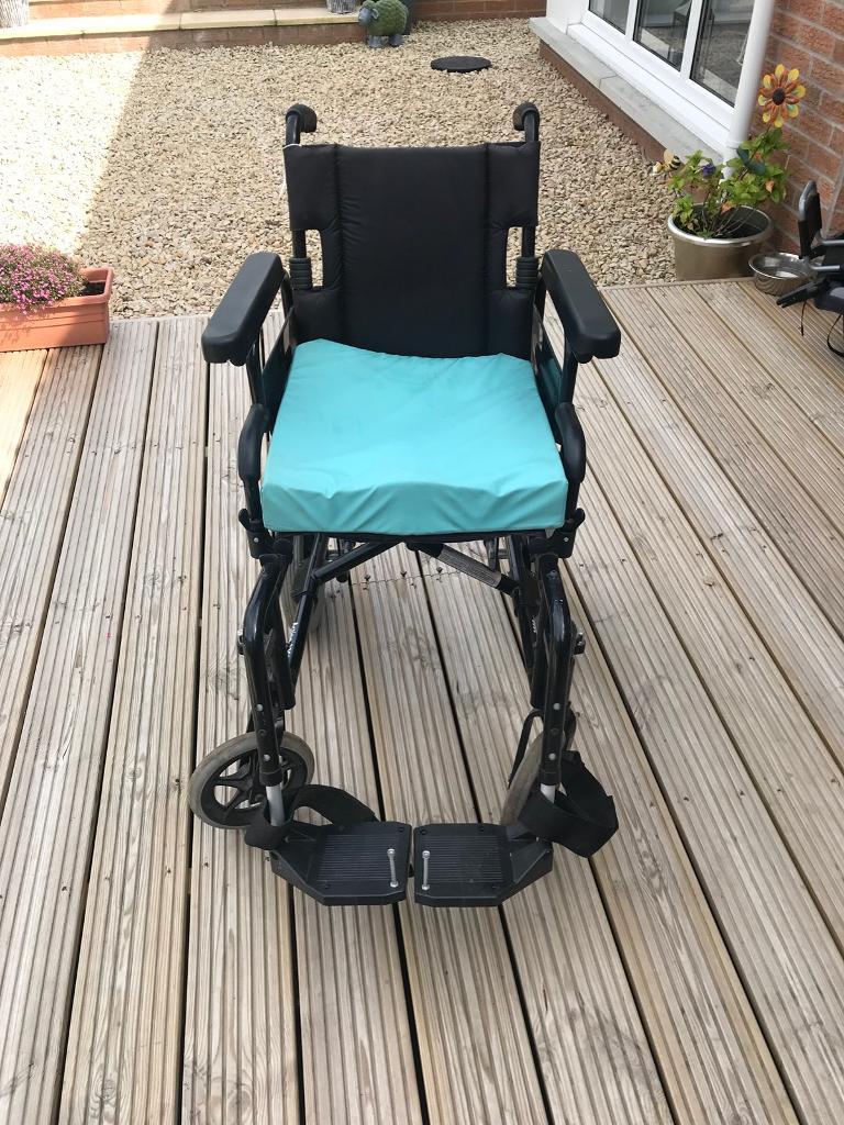 Invacare Action 2000 folding wheelchair & flo tech cushion in East