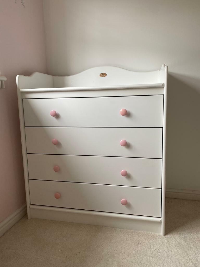 Boori chest of drawers with changing top. in Cumbernauld, Glasgow
