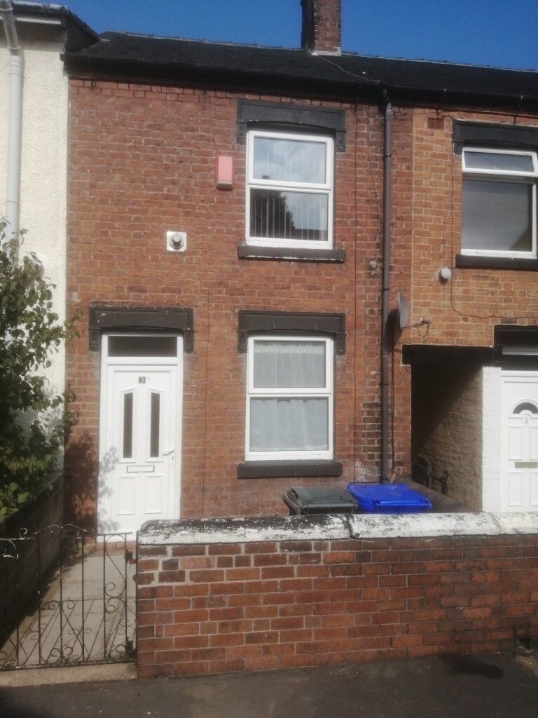 2 bedroomed terraced house in quiet culdesac location Ricardo Street, Dresden in Stokeon