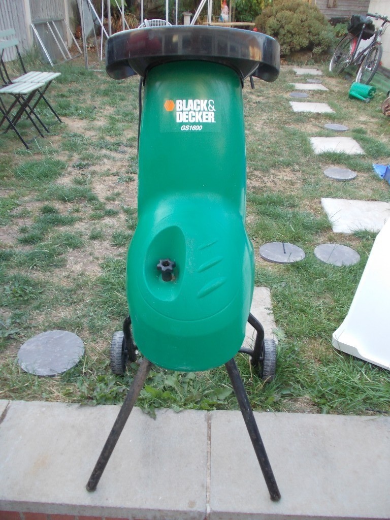 Black & Decker garden shredder. GS 1600 in Long Eaton