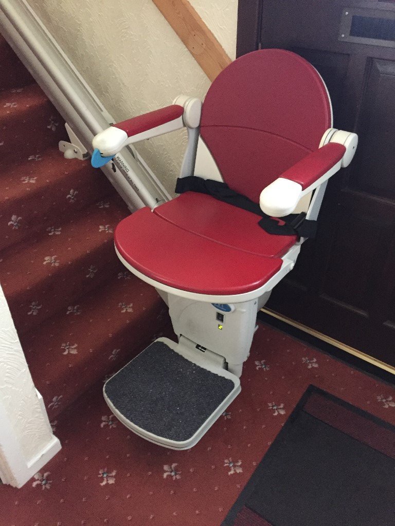 MINIVATOR 1000 STRAIGHT STAIRLIFT PERFECT WORKING ORDER!!! in