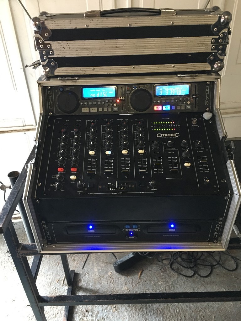 Citronic CD4.2 twin deck CD player in Cobra flight case with a