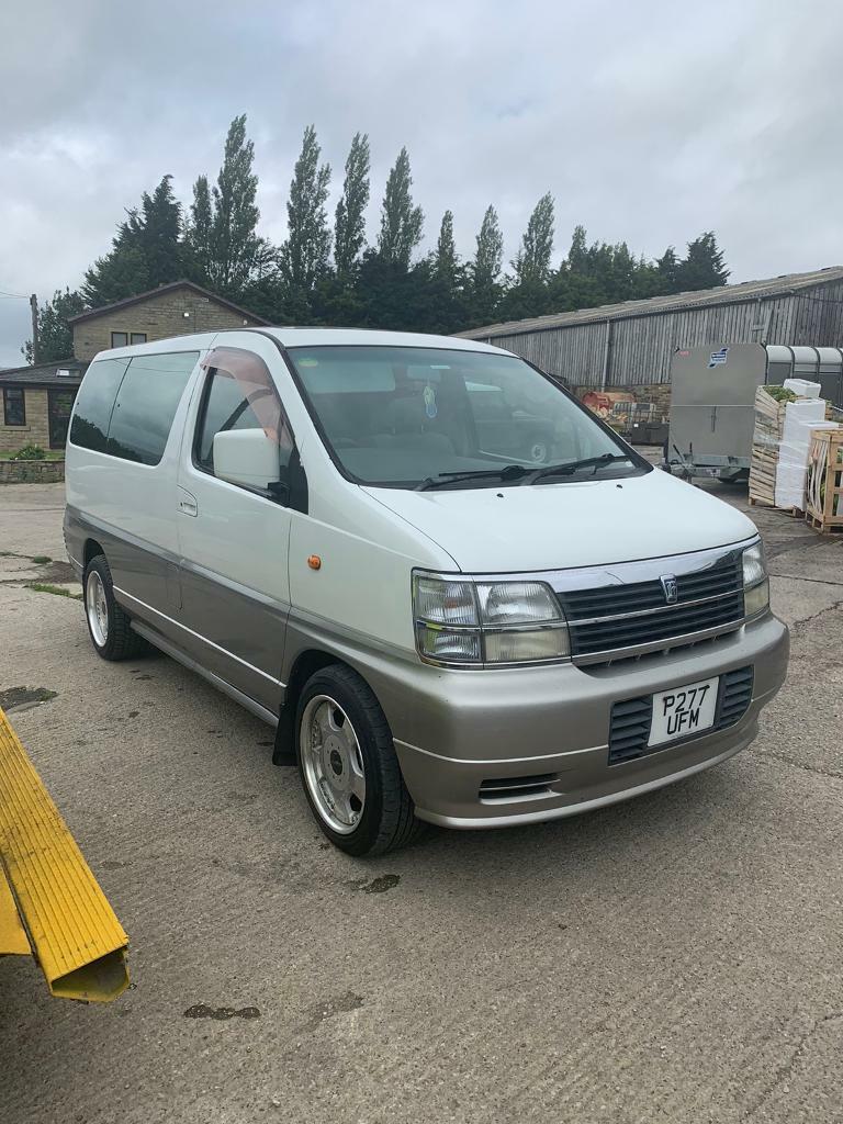 Nissan caravan elgrand минивэн