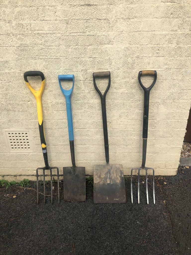 REDUCED GARDENING TOOLS FOR SALE SHOVEL, SPADE AND TWO FORKS in Poole