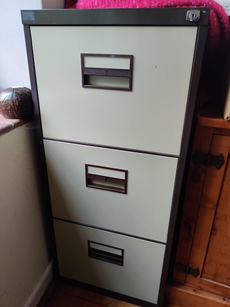 3 Drawer Metal Filing Cabinet Lockable With Key In Oxford