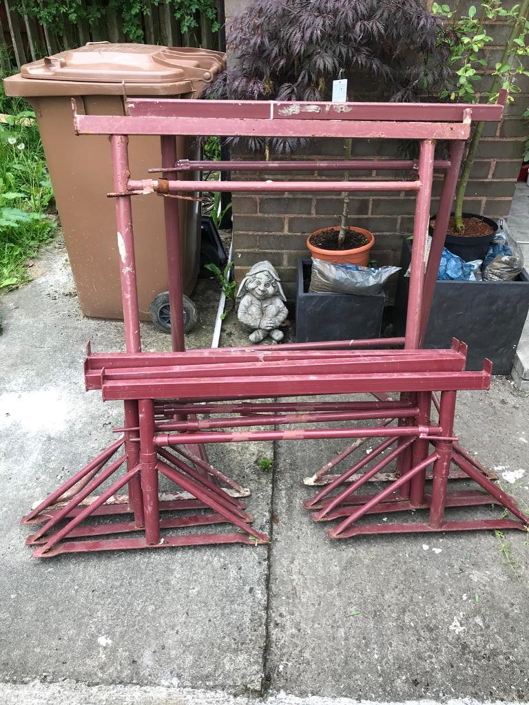 Builders trestles + 2 13ft scaffold boards in Sunderland, Tyne and