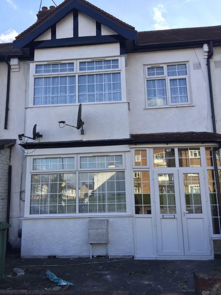 Three Bedrooms house in East Ham E6 in East Ham, London Gumtree
