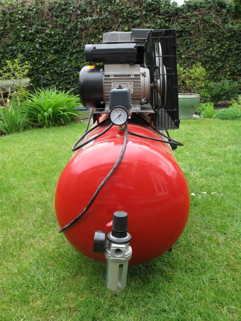 150 litre, 10 bar, Sealey Air Compressor, Made in Italy, good working