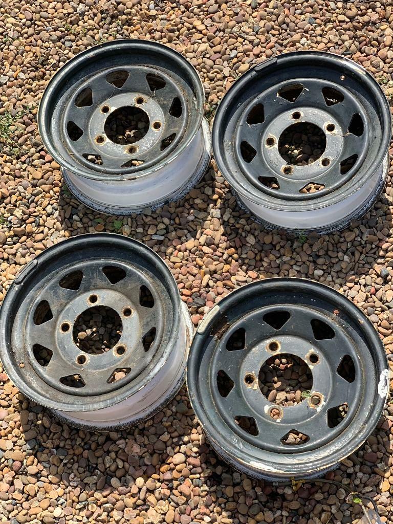 Land Rover defender 16” steel wheels in Kippax, West Yorkshire Gumtree