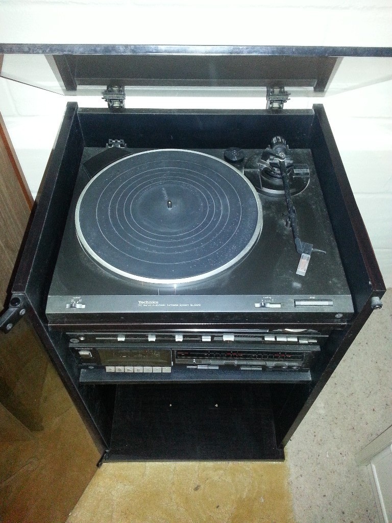 TECHNICS CLASSIC HIFI SYSTEM WITH GLASS FRONTED WOOD in