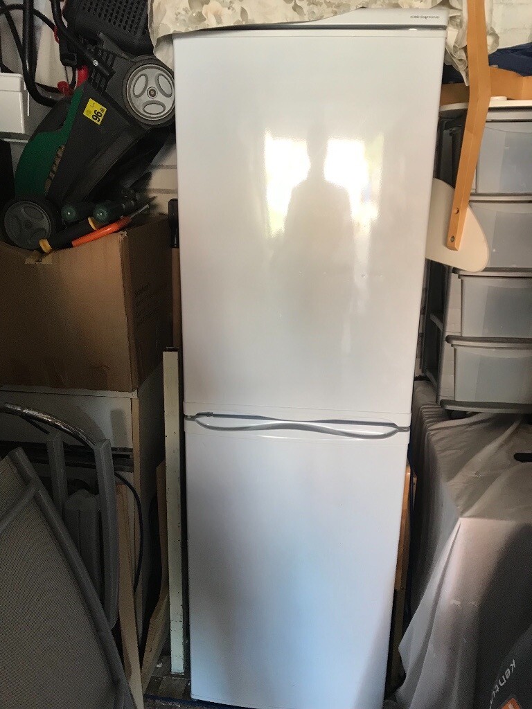 Hotpoint RFA52 Iced Diamond Fridge Freezer in Bicester, Oxfordshire