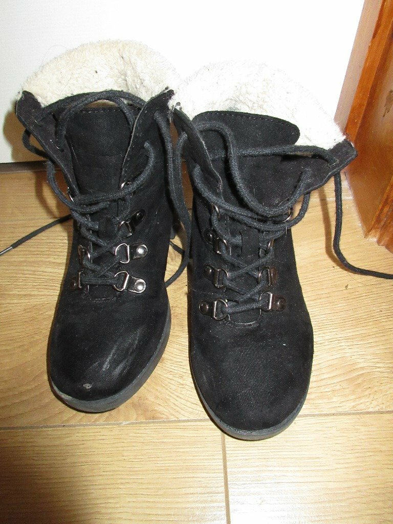 Cheap Adidas Yeezy Boost 350 V2 Beluga Reflective Size 10 Worn Good Condition In Box