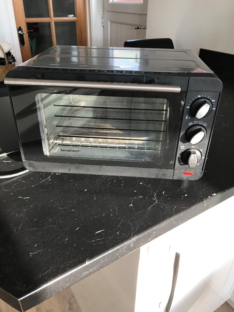Silvercrest electric mini oven with grill in Salisbury, Wiltshire