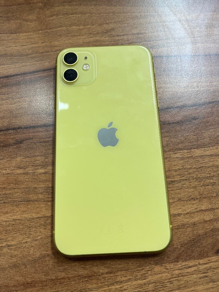 iPhone 11 unlocked yellow 64gb in Dundee Gumtree