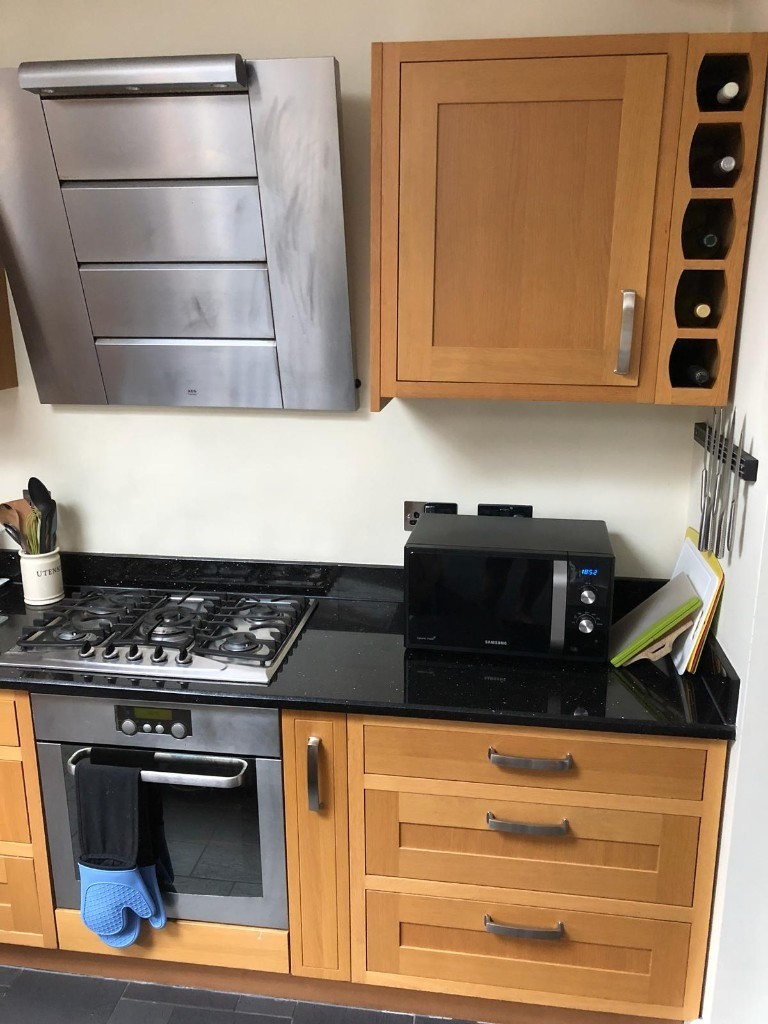 Wooden kitchen units for sale, must be gone by next week in Poole