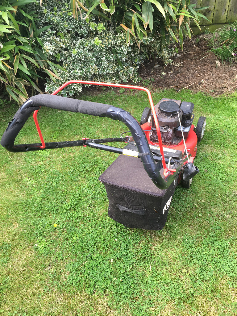 petrol push mower cheap mower Briggs & Stratton engine in Shotton