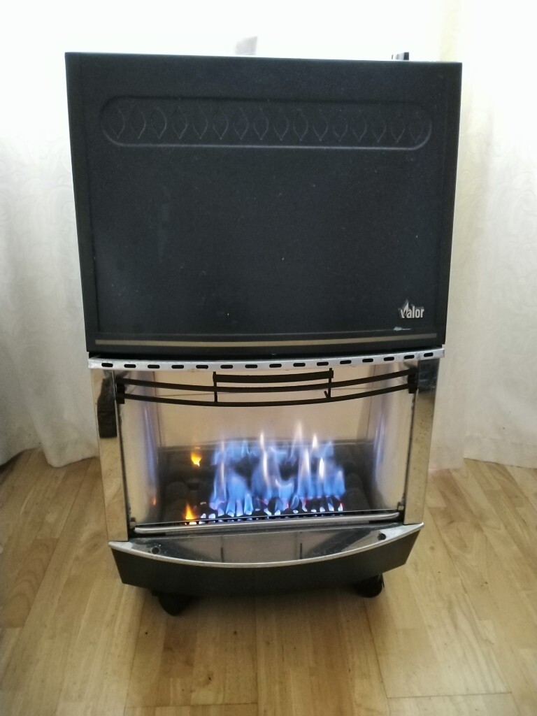 Valor 3kw Living Flame portable gas heater plus 2 part full 15kg calor