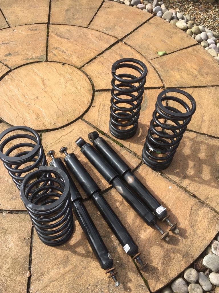 Landrover defender 90 shocks and springs in Clydebank, West