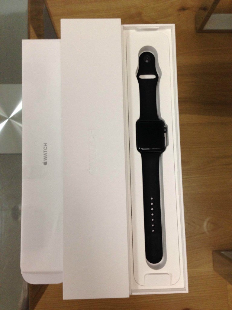 Apple Watch Series 2 42mm Space Grey Aluminium Case Black Sport Band (new in box unwanted