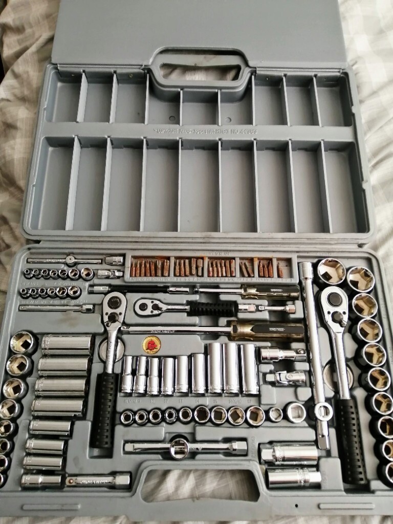 Teng Tools 111 piece Socket Set *LIKE NEW* 1/2 3/8 1/4 sockets