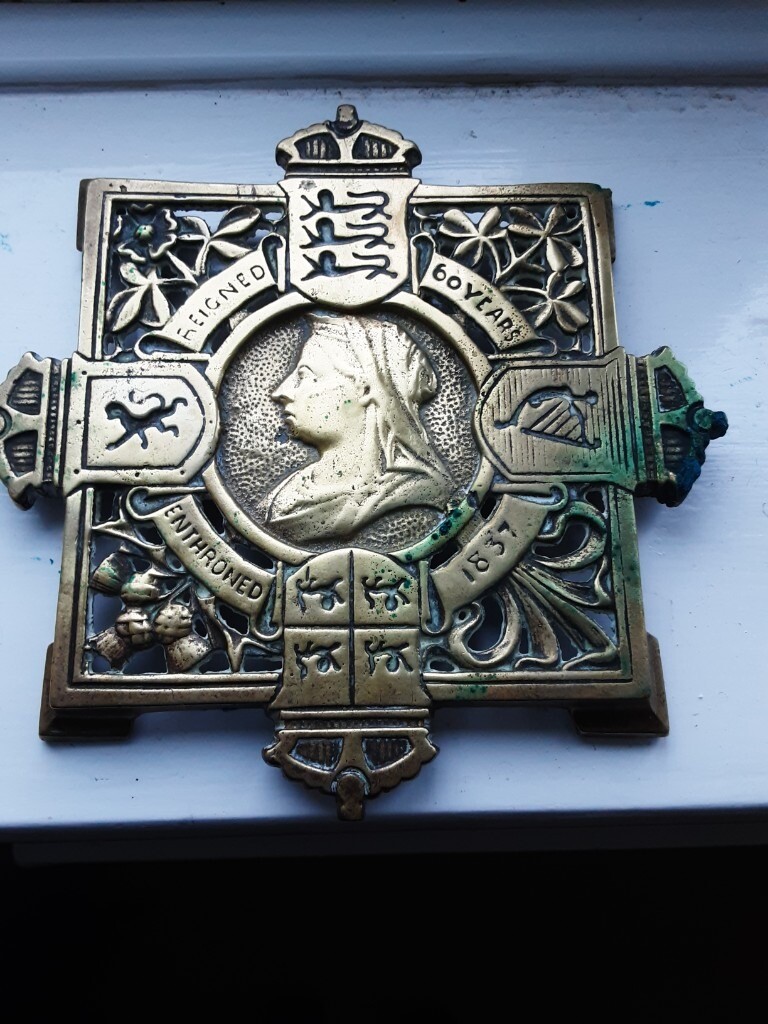 Solid brass Queen Victoria diamond jubilee brass teapot stand in