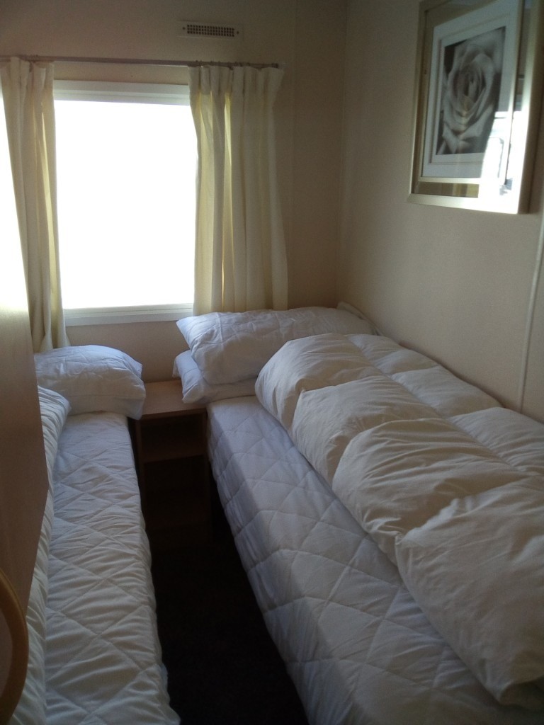 Beautiful 8 Berth 3 bedroom static caravan to rent on Happy Days Towyn