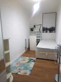 A lovely room in a family house to let;Canning Town; 1 mins to bus stop £110 PW (inclu)