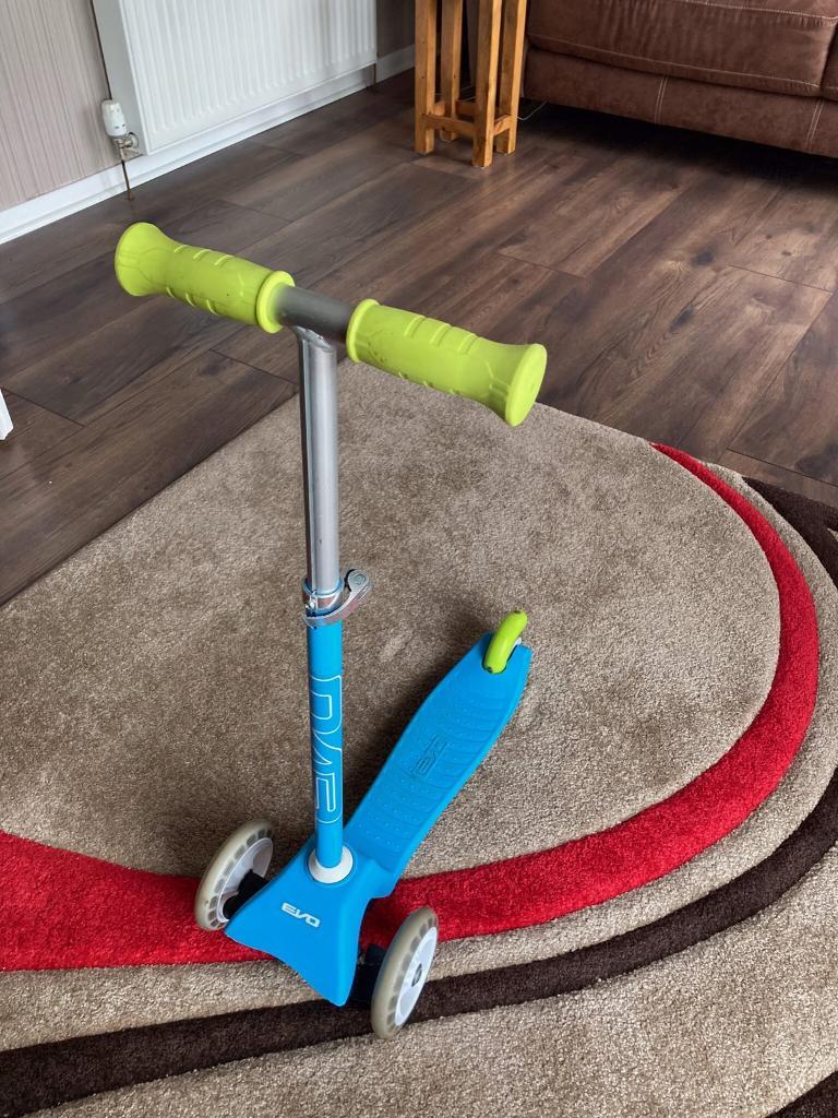 Kids 3 Wheel Micro Scooter in Fairmilehead, Edinburgh Gumtree