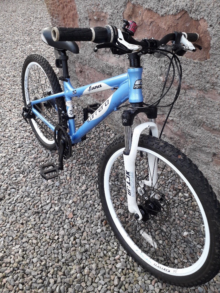 carrera luna 24 black and pink