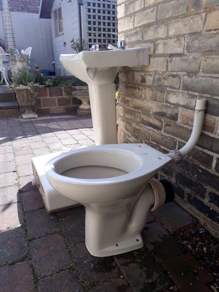 Vintage/ retro toilet and sink in Cambridge, Cambridgeshire Gumtree
