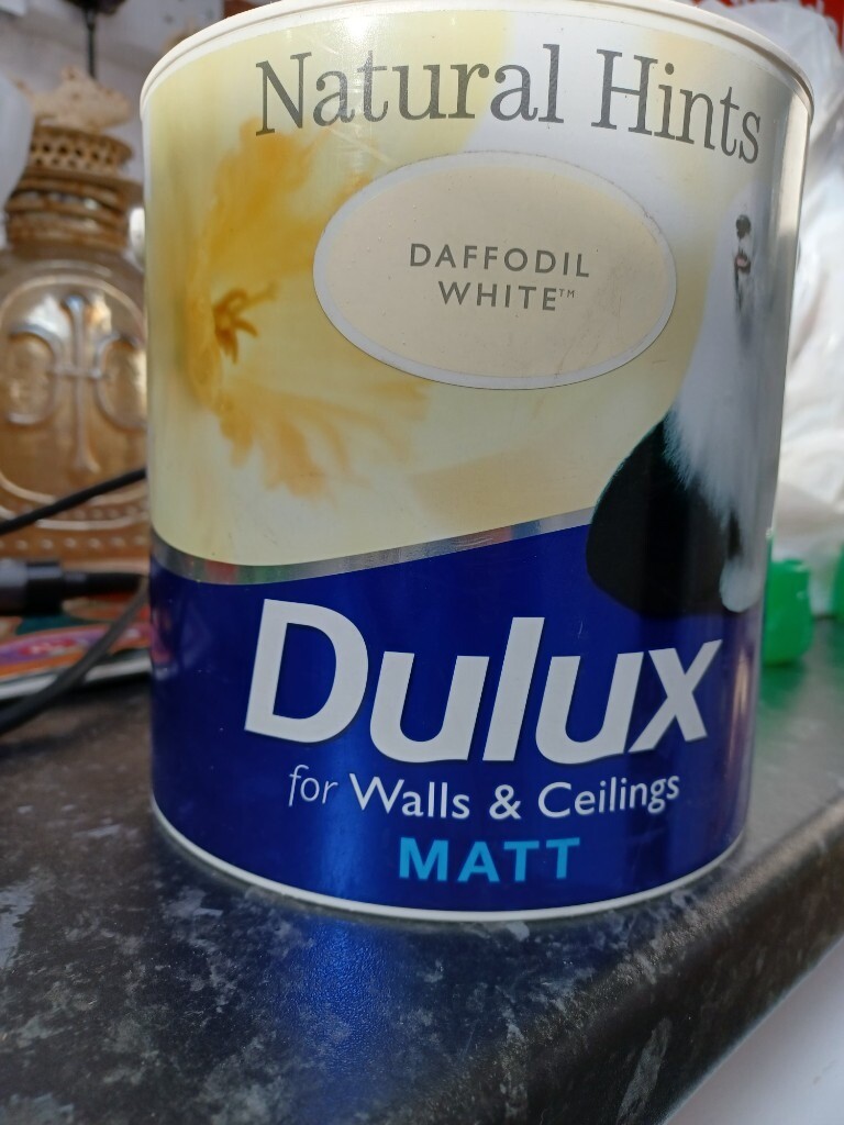 Dulux Matt paint for walls and ceilings Daffodil white 2.5 liters in