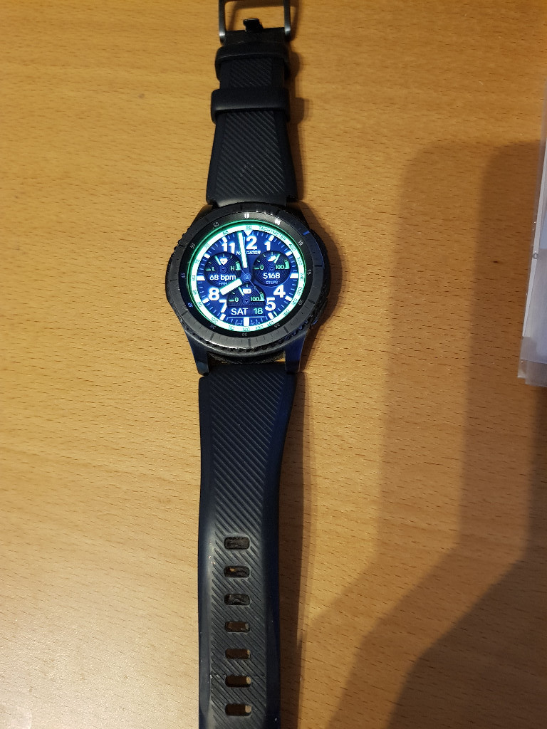 Samsung Gear S3 frontier smartwatch plus charger in Edgware, London