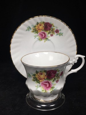 Lovely Royal Minster Fine Bone China Cup & Saucer Set w/ Pink Yellow Red Roses