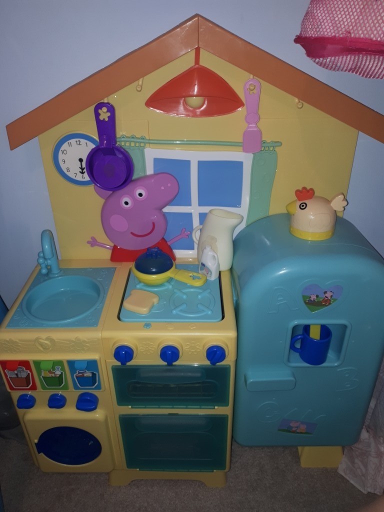 Peppa pig kitchen in Swindon, Wiltshire Gumtree